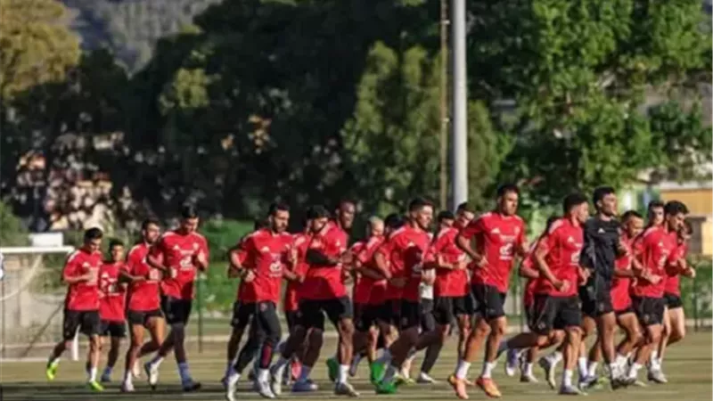 نجوم الأهلي في اختبار ودي أمام الملعب التونسي غداً