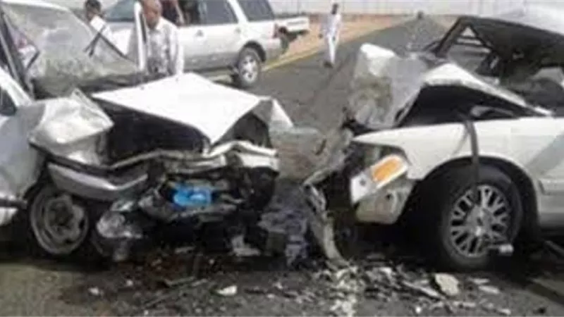 إصابة 6 فى تصادم سيارتين بالطريق الزراعى بكوم أمبو