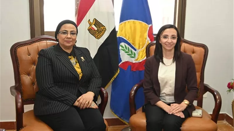 عازر تستقبل رئيس المجلس القومي للمرأة
