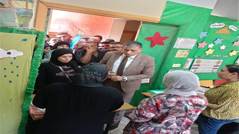 وكيل تعليم الجيزة يتفقد مدارس الهرم ويمنع التبرعات الإجبارية
