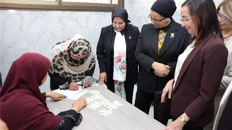 رئيسة القومي للمرأة تتفقد مشغل البحراوية