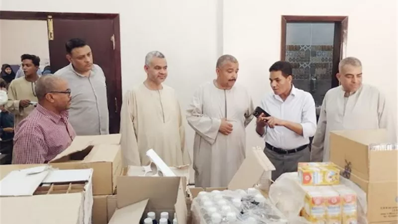 وكيل صحة الأقصر يتفقد أعمال القافلة العلاجية بمركز شباب طفنيس