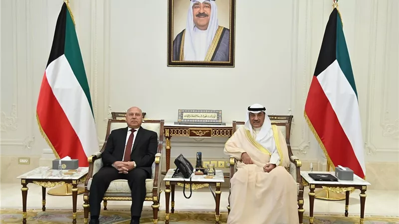 ولي عهد الكويت يستقبل الفريق كامل الوزير لتدعيم التعاون المشترك