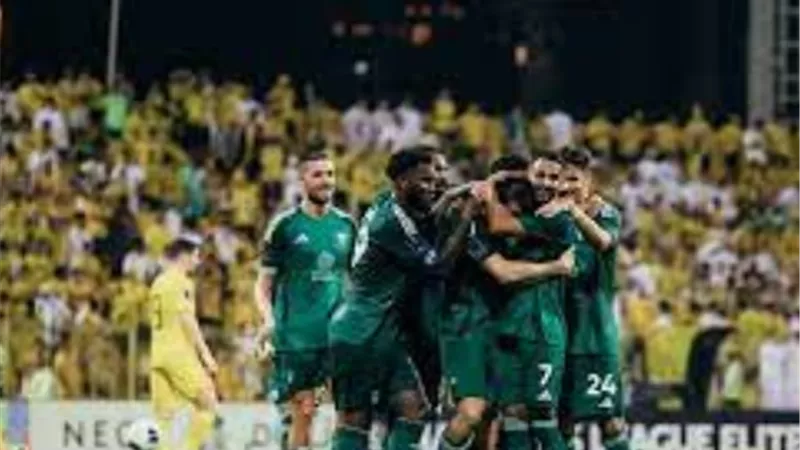 هل يشارك الأهلي في كأس السوبر السعودي؟