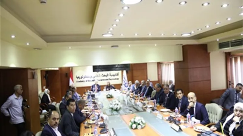 وزير التعليم العالي يعلن جوائز الدولة والأكاديمية لعام 2024