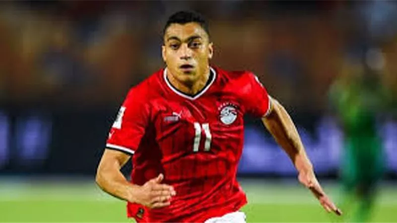 حقيقة مفاوضات الأهلي مع قناص منتخب مصر.. وموقف مصطفى محمد