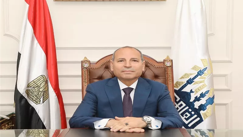 محافظ القاهرة يهنئ أوائل الثانوية العامة وتصدرهم المراكز الأولى على مستوى الجمهورية