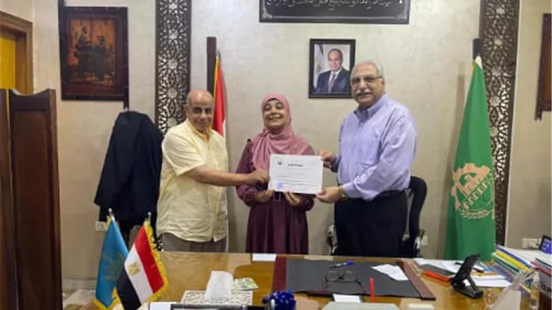 مدير تعليم القليوبية يكرم المتميزين بالتحدث بالفصحى والقرآن الكريم