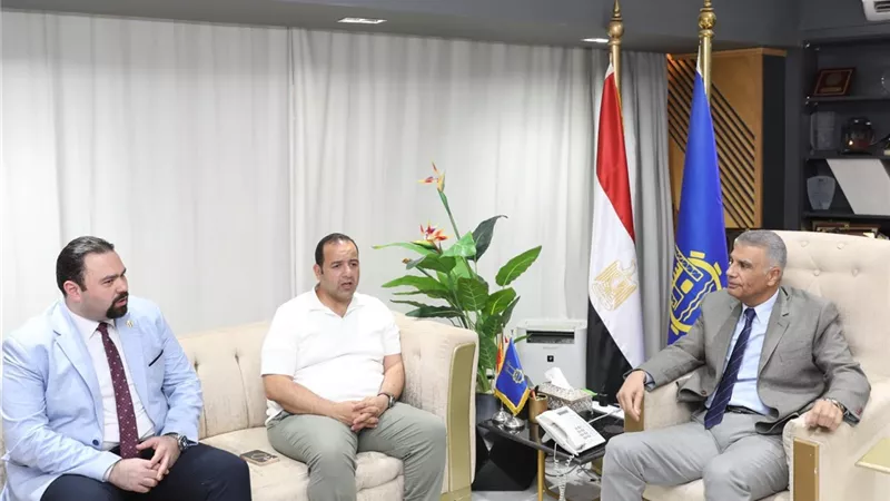 محافظ أسوان : منظومة التأمين الصحى ساهمت فى الإرتقاء بمنظومه الطب