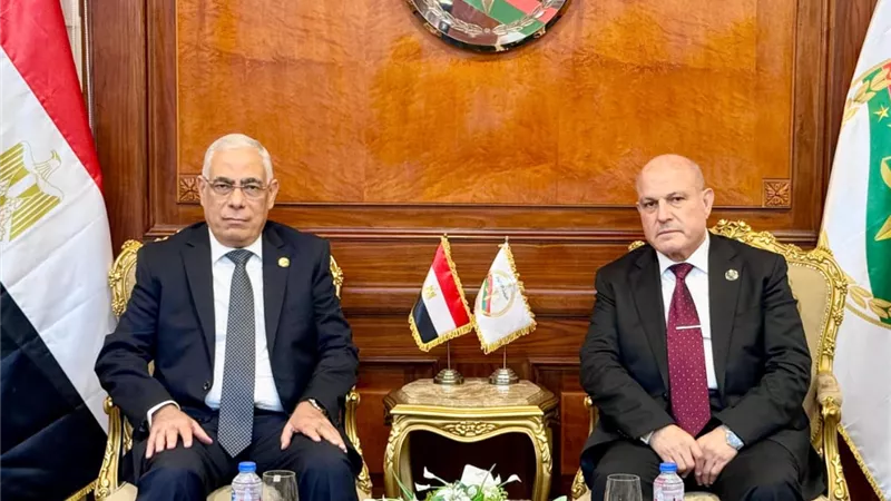 رئيس هيئة النيابة الإدارية يستقبل النائب العام لتهنئته بمنصبه