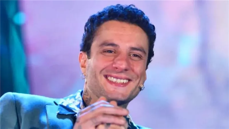 أحمد الفيشاوى يروج لأحدث أعماله الفنية