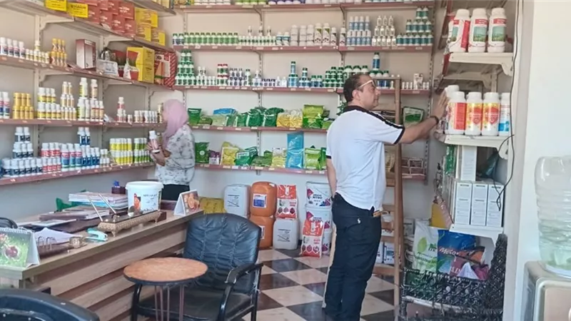 ضبط زيوت نباتيه ومعطرات مجهوله المصدر بكفرالشيخ