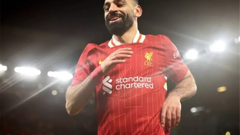 نجم ليفربول يكشف دور محمد صلاح مع اللاعبين الجدد