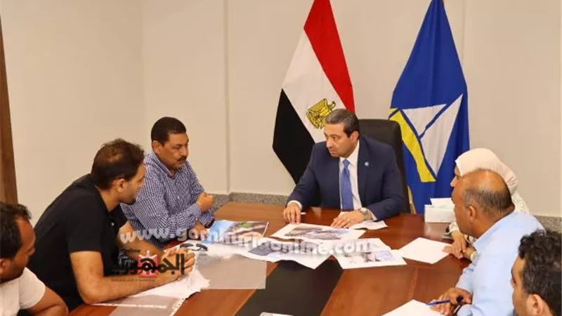 محافظ دمياط يتابع مشروع تطوير وتوسعة الطريق الدولى الساحلي