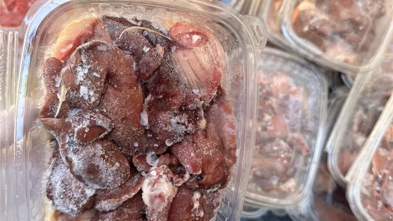 حملات رقابية على الأغذية وضبط 1.7 طن لحوم فاسدة بأسيوط