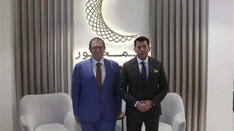 وزير الشباب والرياضة يشيد بالامكانيات الضخمة لـ مستشفى المحور