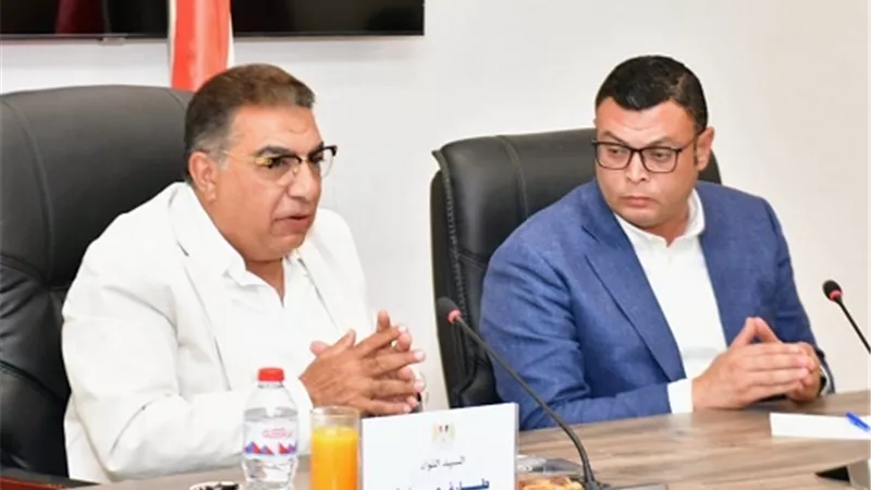 وزير الإسكان ومحافظ الدقهلية يتابعان مشروعات مدينة المنصورة