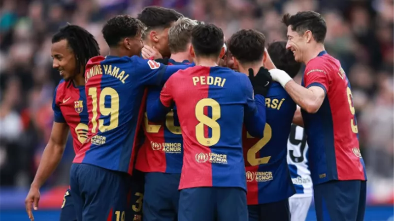برشلونة يستغني عن 3 لاعبين دفعة واحدة