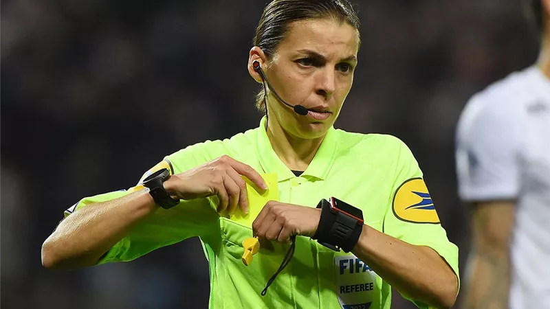 نهائى كأس أوروبا للسيدات بصافرة فرنسية
