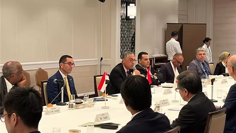 وزير الاستثمار يشارك بإفطار عمل بمشاركة كبرى الشركات اليابانية