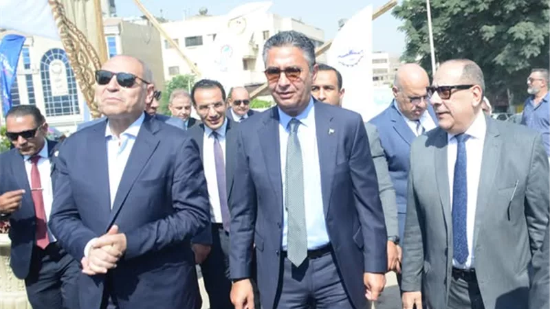 وزير التموين ومحافظ القاهرة يفتتحان سوق اليوم الواحد في الجمالية