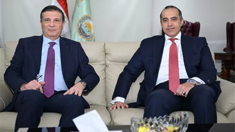 وزير الزراعة يستقبل وزير الشئون النيابية والقانونية