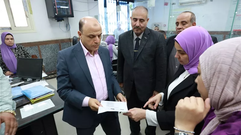 محافظ كفرالشيخ يطمئن على انتظام العمل بالمركز التكنولوجي بمطوبس