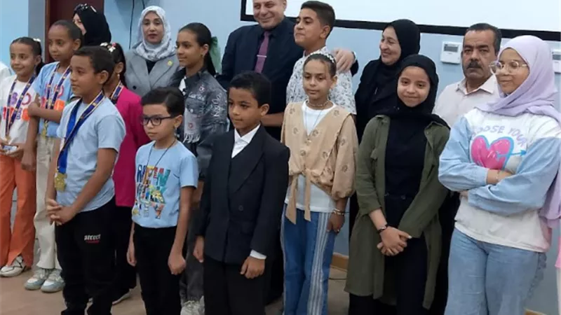 تعليم قنا: منح العضوية لـ 44 طالبًا بمكتبة مصر العامة