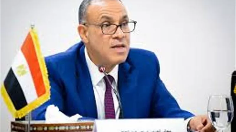 وزير الخارجية يرحب بإعلان الرئيس الفرنسي الاعتراف بدولة فلسطين