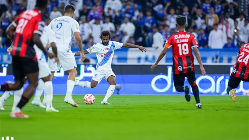 بعد 13 عاما مع الهلال .. الشهرانى يودع الزعيم ويعود للقادسية
