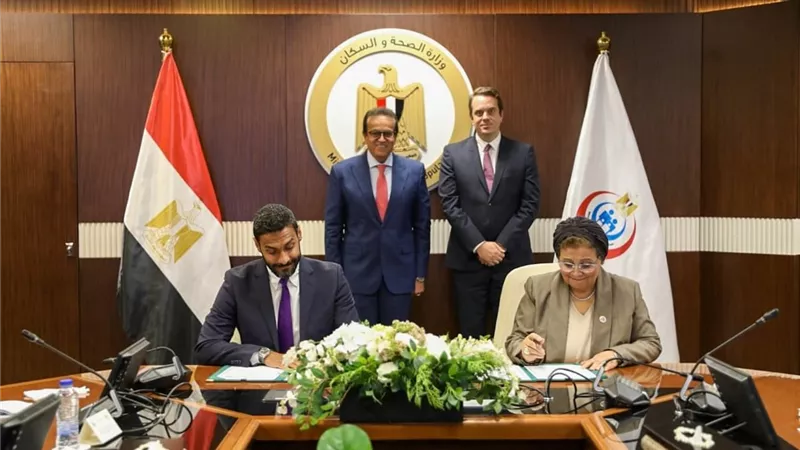 تحت عنوان بداية آمنة.. الصحة توقع بروتوكول لدعم الولادات الطبيعية