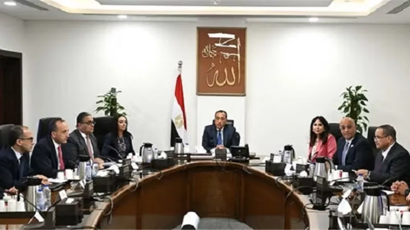 رئيس الوزراء: إحياء الحرف التراثية أولوية للحكومة