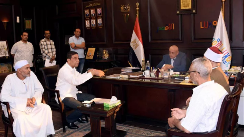 محافظ الأقصر يتفاعل مع مطالب الأهالي