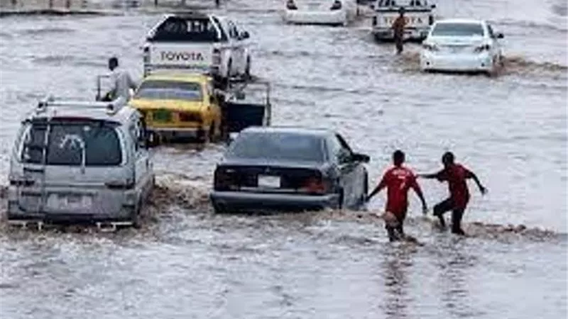 مصرع 15 شخصا وتضرر 1200 أسرة بسبب الفيضانات فى غينيا