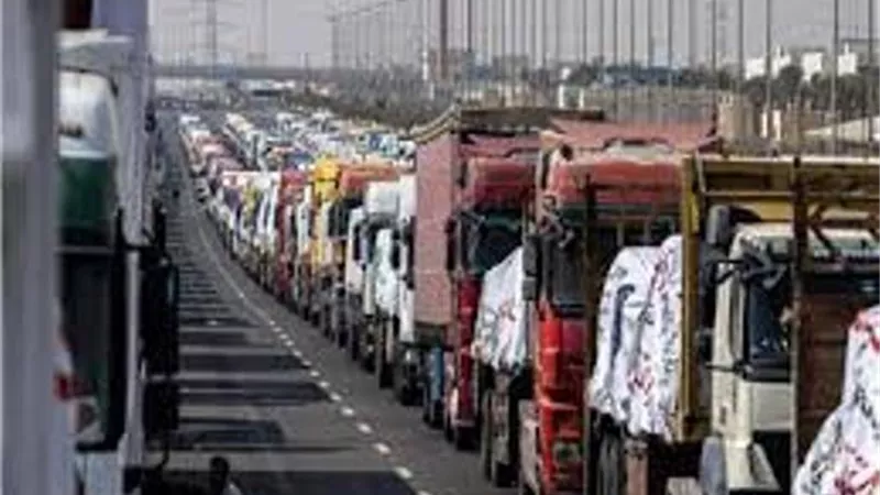6 آلاف شاحنة من الغذاء والدواء جاهزة لدخول قطاع غزة