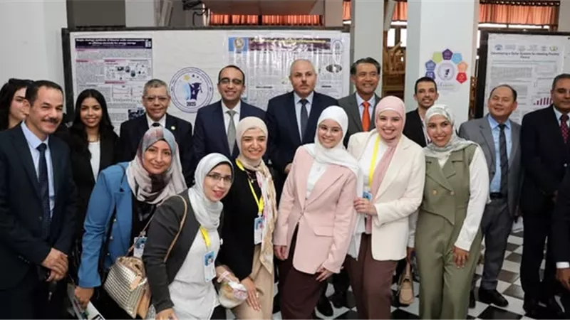معرض لإبتكارات طلاب جامعة القناة على هامش مؤتمر البحوث والدراسات