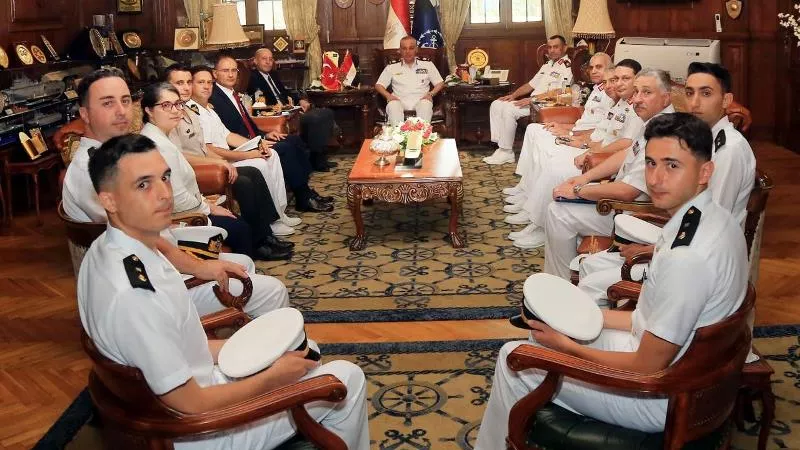 القوات البحرية تستقبل وفداً من الكلية البحرية التركية