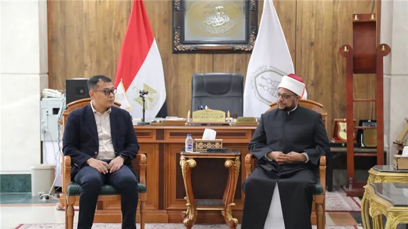 أمين (البحوث الإسلامية) يستقبل وفد الجامعة المحمدية الإندونيسية