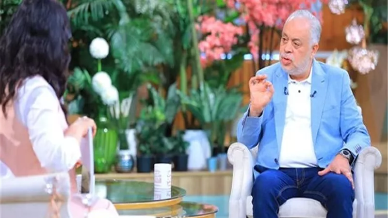 اشرف زكى فى ضيافة مني الشاذلي فى هذا الموعد