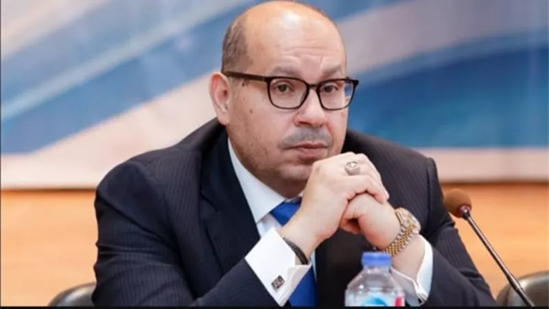 الأهلي يهنئ إدريس أول مصري يتقلد منصب نائب رئيس اتحاد السباحة الدولي