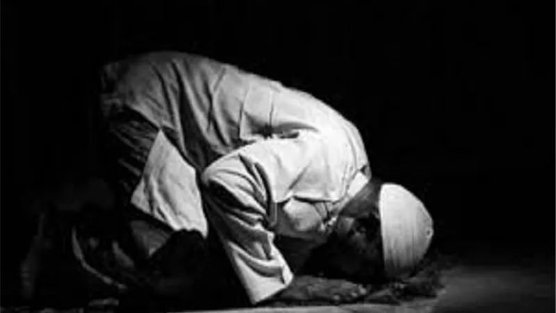 الإفتاء تجيب.. حكم صلاة الفجر لمن يسافر قبلها