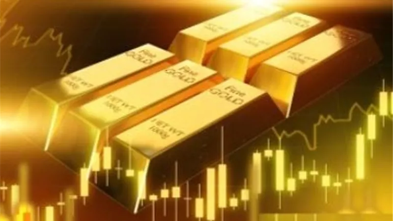 الذهب يعزّز مكاسبه والدولار يتراجع قبيل قرار الفيدرالي بشأن الفائدة