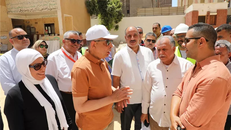 محافظ المنيا يتفقد مشروعات 