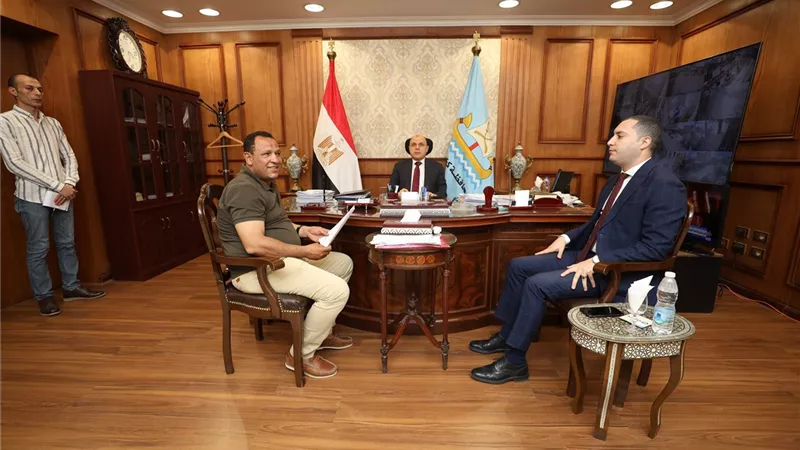 عبد المعطى يجتمع بأعضاء مجلسي النواب والشيوخ لحل مشكلات الدوائر