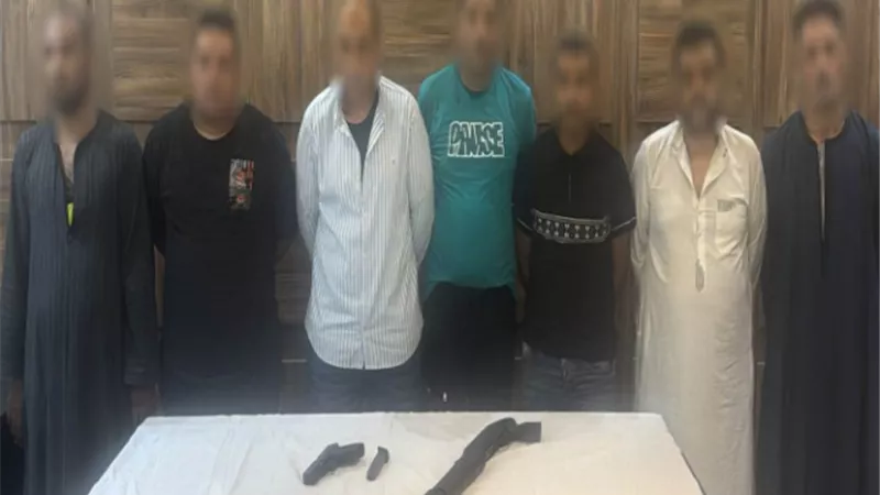 حقيقة فيديو لمشاجرة بأسلحة نارية والإدعاء بكون أحد أطرافها ضابط