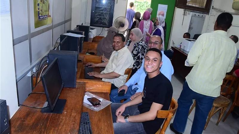 معامل التنسيق بجامعةسوهاج تستقبل الطلاب الناجحين من المرحلةالأولي