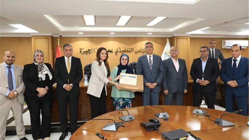 محافظ الجيزة يُكرم أوائل الثانوية العامة والدبلومات الفنية