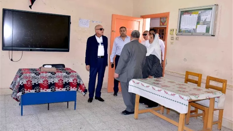 محافظ الأقصر يتفقدعددا من اللجان الانتخابية استعدادًالمجلس الشيوخ