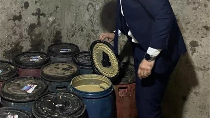 حماية المستهلك يضبط45طنًا من الزيوت والسلع الغذائية مجهولة المصدر