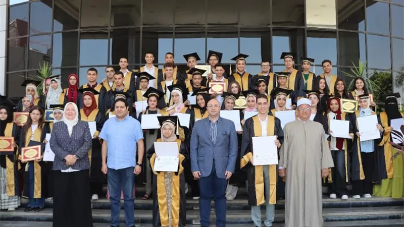 محافظ بني سويف يُكرّم الأوائل